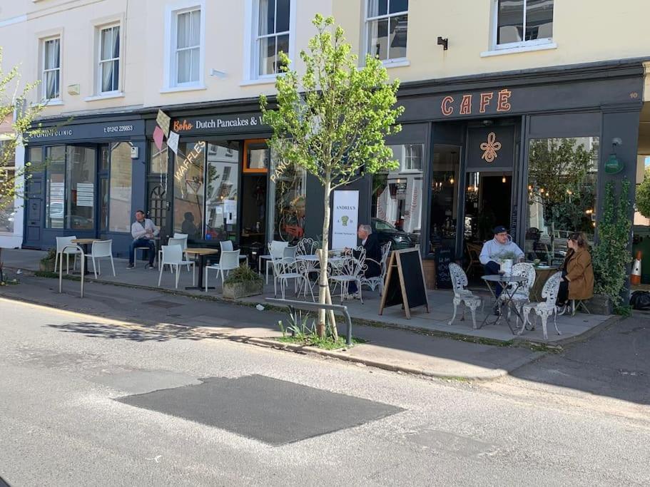 Four Bedroom Townhouse In Famous Suffolks Area Cheltenham Exterior photo